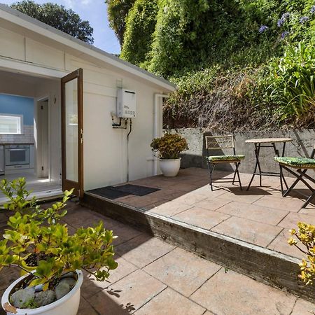 Peaceful & Private City Cottage With Carparks Wellington Exteriör bild