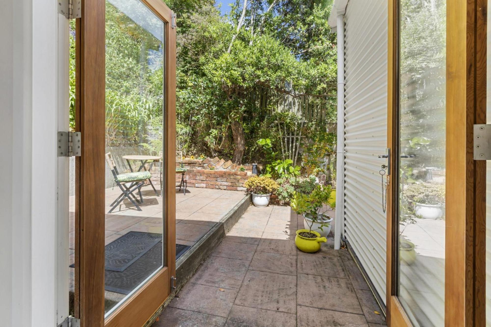 Peaceful & Private City Cottage With Carparks Wellington Exteriör bild